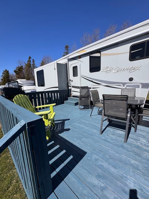 Couple's Camper/RV rental image 1