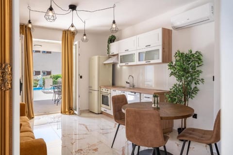 Apartments Villa Amfora with Pool - Unit 379040-13