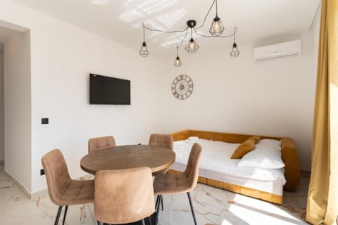 Apartments Villa Amfora with Pool - Unit 379045-13