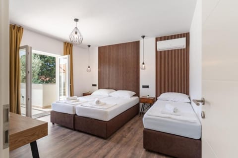 Apartments Villa Amfora with Pool - Unit 379046-13