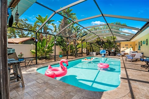 Twin Oaks | Pool, Tiki Bar, Fire Pit | 5 Min Beach