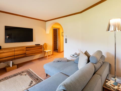 Bündastrasse 22 EG Appartement/Fewo, Dusche oder Bad, WC 2 1/2-Zimmerwohnung