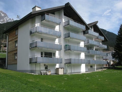 Tgesa La Niva 1 Appartement/Fewo, Dusche oder Bad, WC, 2 Schlafräume