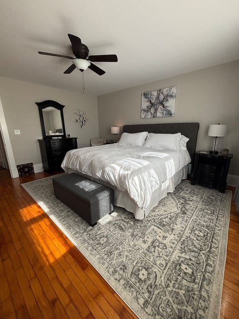 Large main bedroom with Four Season king bed and luxury linens