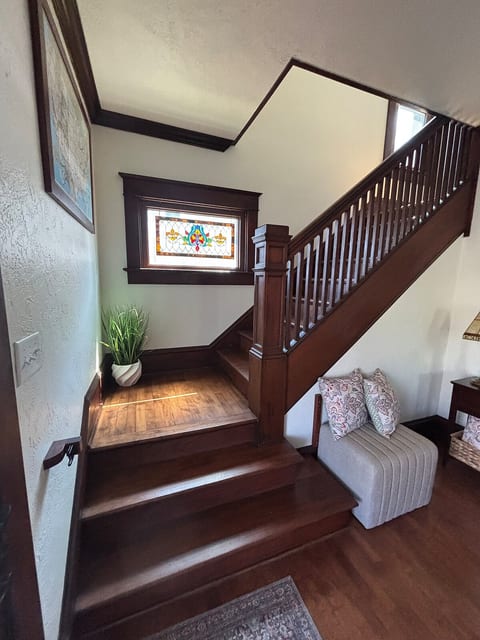 The Cozy Craftsman Historic Charm Near Downtown image 3