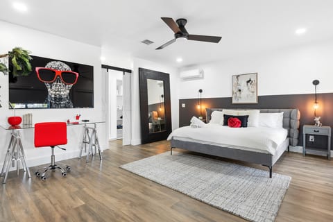 Master Bedroom (Ensuite Bathroom)