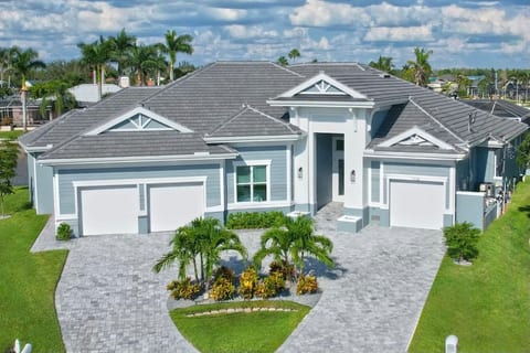 Coral Breeze- 4BR w Pool & Hottub image 1
