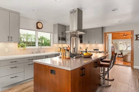 Executive Furnished Home | Pool | Sherman Oaks