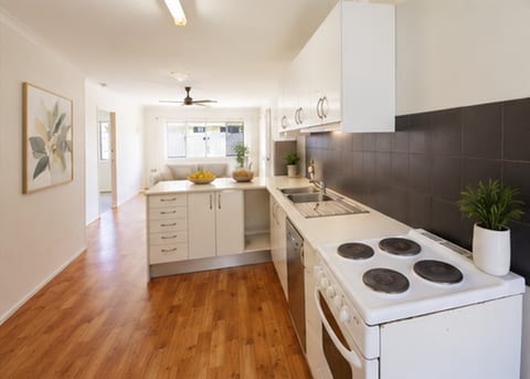 3 Bedroom Apartment - Chevron Island