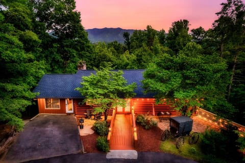 Mystic Fox Cabin