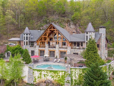 The Luxurious, Legacy Lodge!