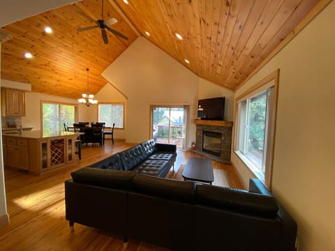 Spacious living room