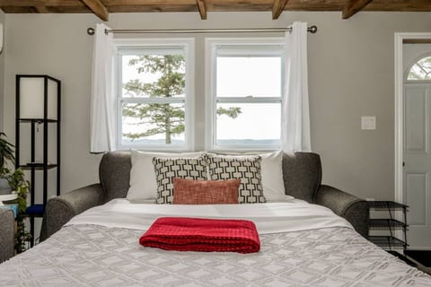 Elegant home away from home - Valley View