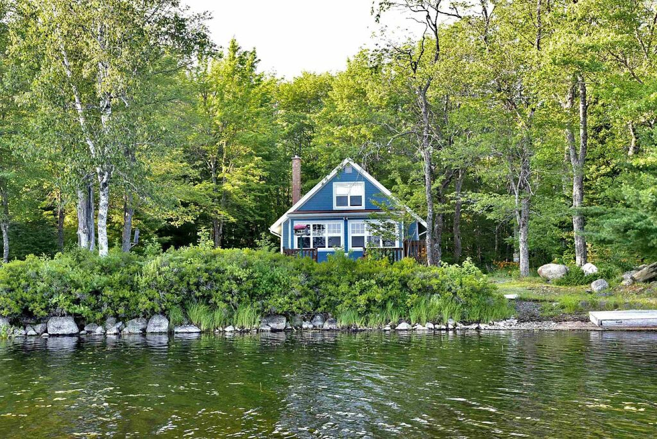 Lakefront Retreat - Idyle Acre - East Lake NS
