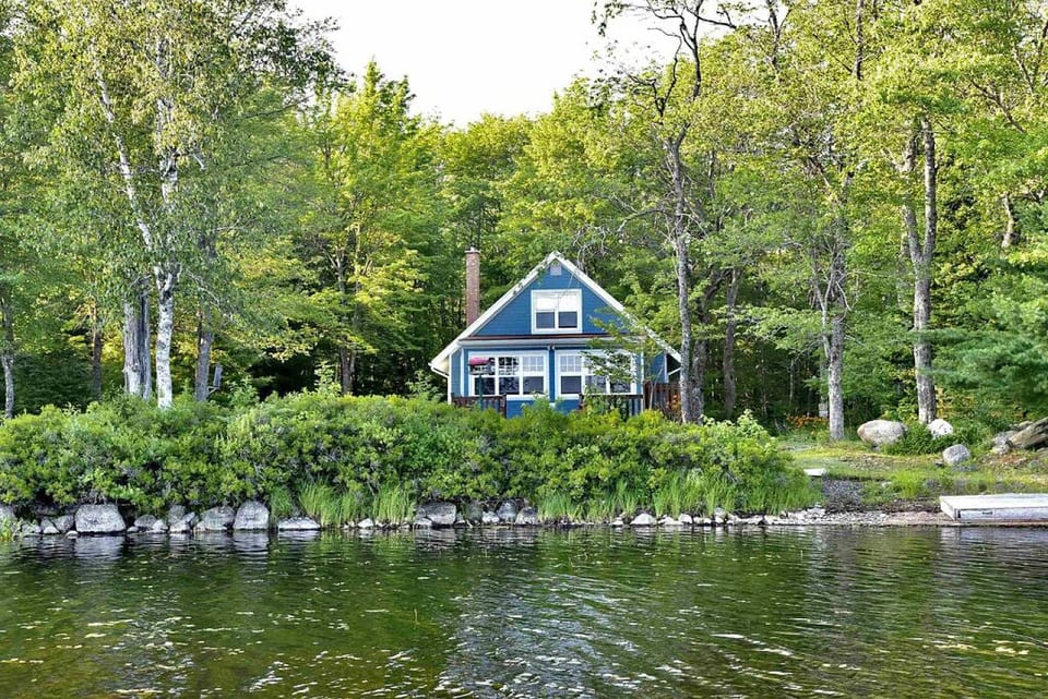 Lakefront Retreat - Idyle Acre - East Lake NS - Annapolis County