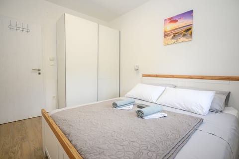 Apartments Lamat - Unit 379050-13