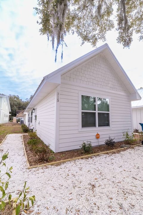 Palmetto Place | Charming St. Simons Bungalow