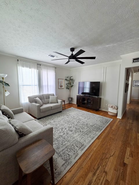 Westside Bungalow w/ Screened Porch image 3