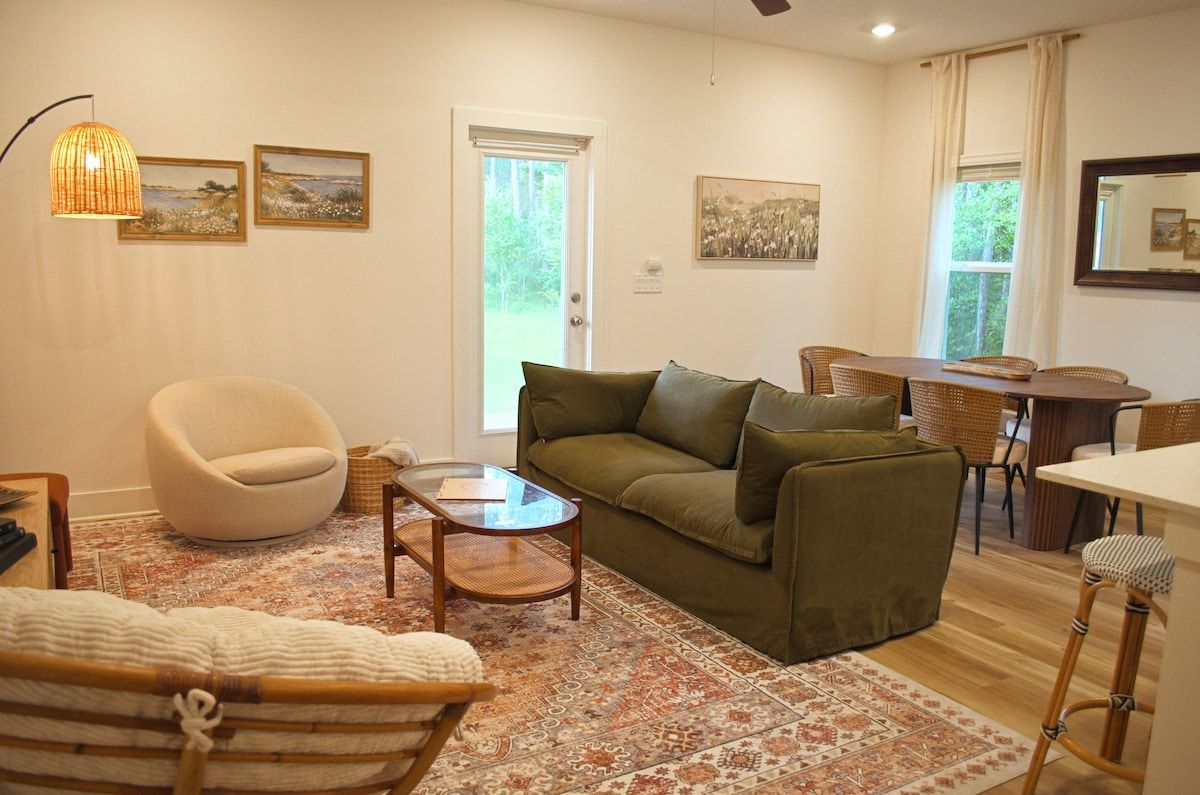 Family Friendly - 2 King Suites - Bay & Beach