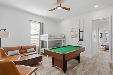 Luxury Retreat with Private Pool l Sleeps 28