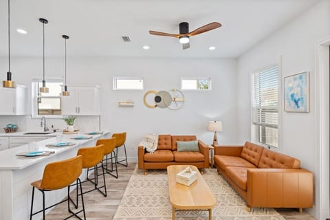 Luxury 5-Bedroom Duplex with Pool