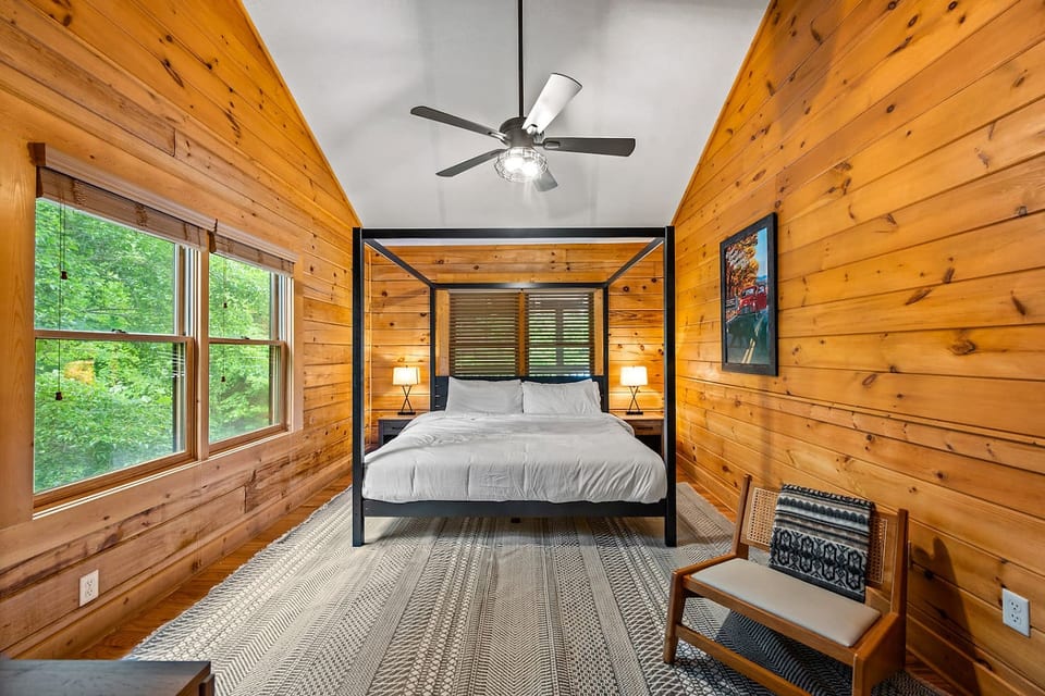 Retraite de 4 chambres avec bain à remous - Pigeon Forge