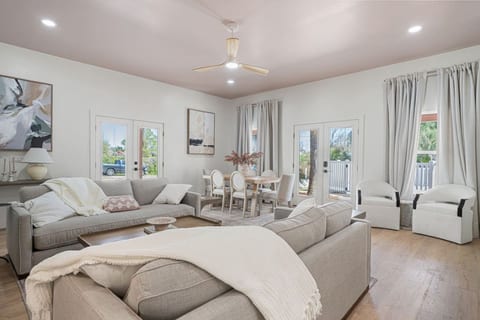 Spacious 3 Bed Home with Pool in Destin