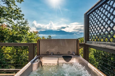 Romantic Fall Getaway | Hot Tub + Epic Views