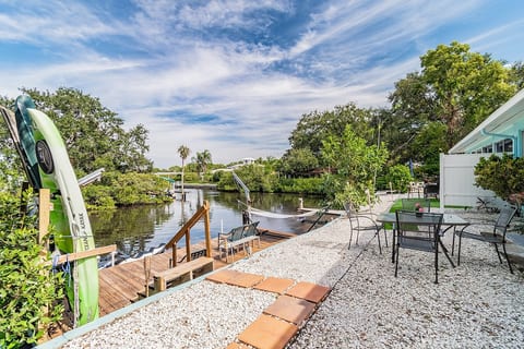 Waterfront 2/1 Apt in heart of Palm Harbor/Ozona image 4