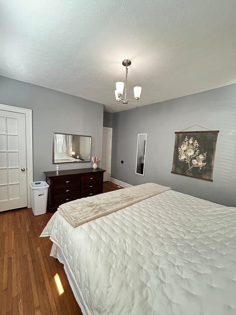 The Hilton House | Central Park Retreat image 3