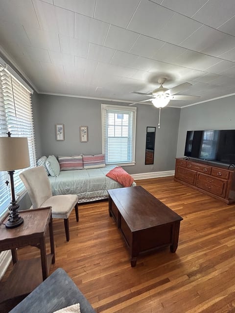 The Hilton House | The Loft image 1