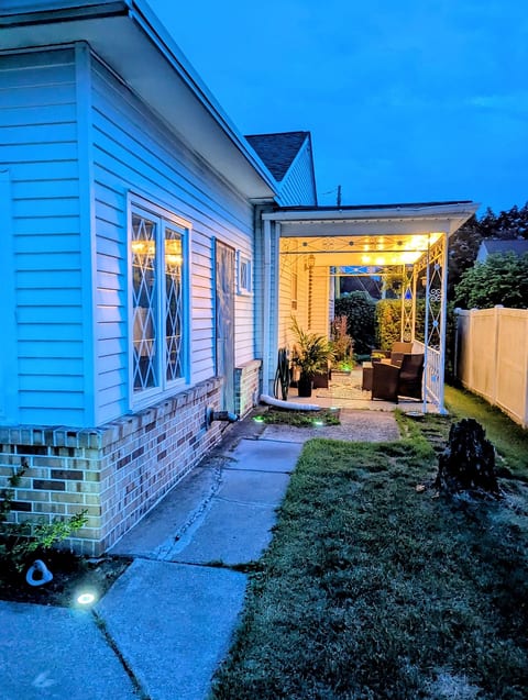 Zen Den Retreat Suite 600 S.F. Sunroom/Off & 1 BR image 4