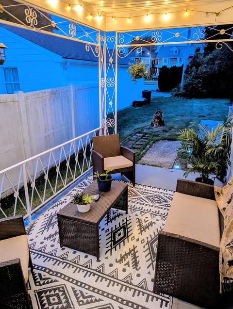 Zen Den Retreat Suite 600 S.F. Sunroom/Off & 1 BR image 3