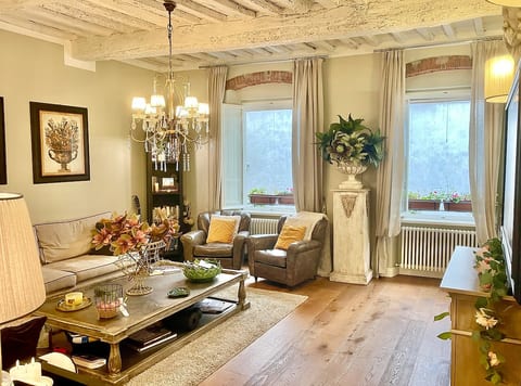 Casa Ettore - Luxury Stay in Historic Palazzo image 1