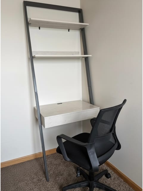 King Room C - desk workstation