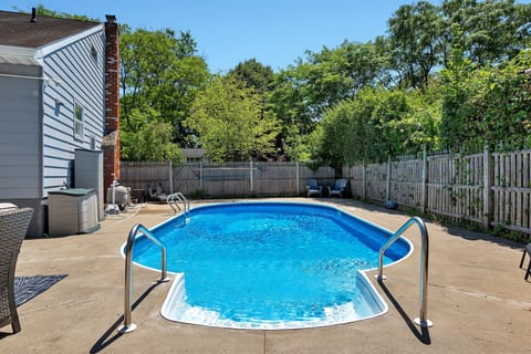 Saratoga Backyard Spa Retreat