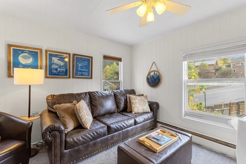 Historic Upper Level Condo-– Steps from Ouray Hot Springs