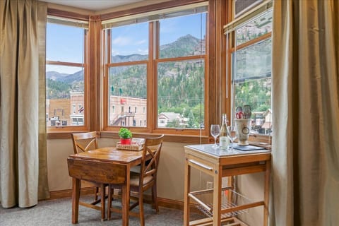 Main Street Lookout – Stunning Ouray Views