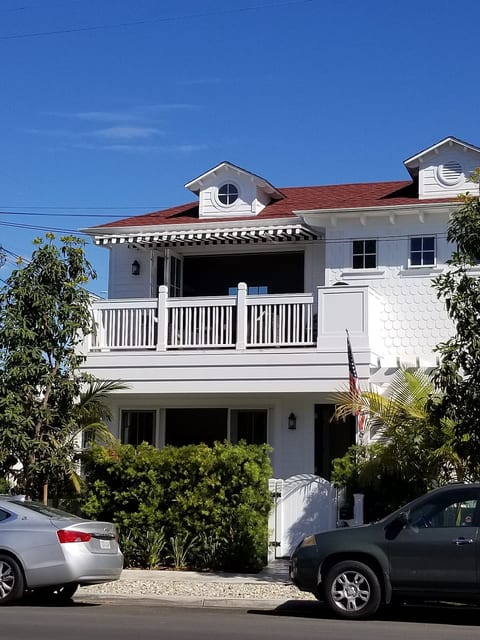 Southern facing with cool ocean breezes.