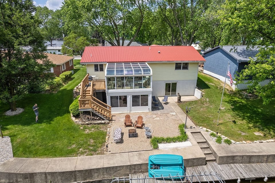 Glass Porch Cottage w/Boat Dock image 1