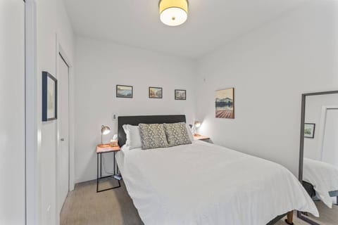 Bright Ballard Condo w/ Modern Kitchen & Gym