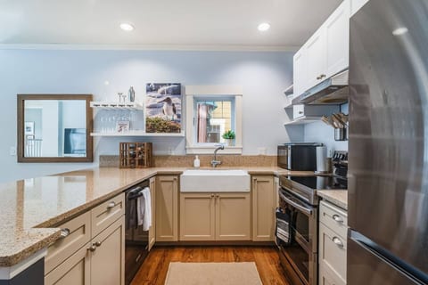 Bright, Calm Home Steps from Capitol Hill Sights
