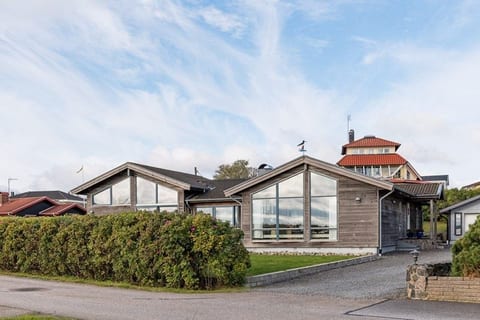 Dream villa with pool on the beach in Gottskär image 3