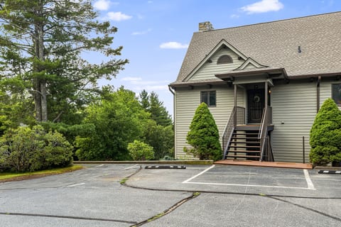 Newly renovated Chetola 2BR/2BA · Resort amenities