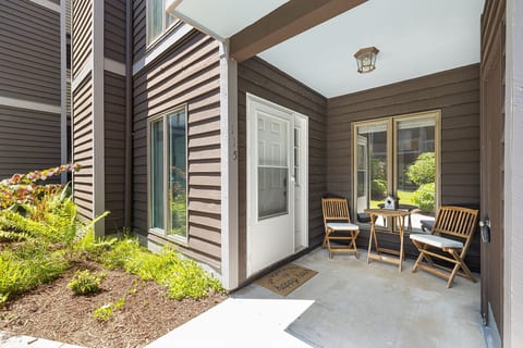 Newly Renovated 1st Floor Condo | Walk to Main St.