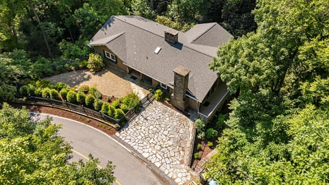 Historic BR Home | Walk to Main St | Pet Friendly