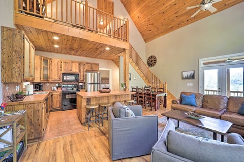 Blue Ridge Pkwy | Hot Tub + Fire Pit | EV Charger