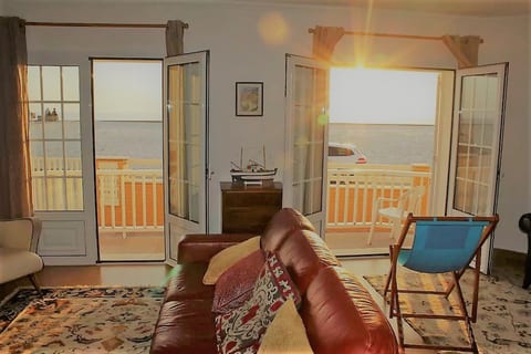 Apartment in Front of the Sea