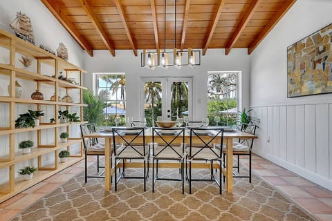 Marlin Stadium 5BR/3BA Villa w/ Pool/BBQ/PoolTable