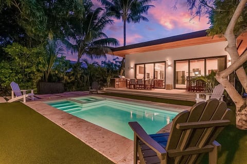 Luxury Miami Oasis Heated Pool & BBQ w/ Guesthouse